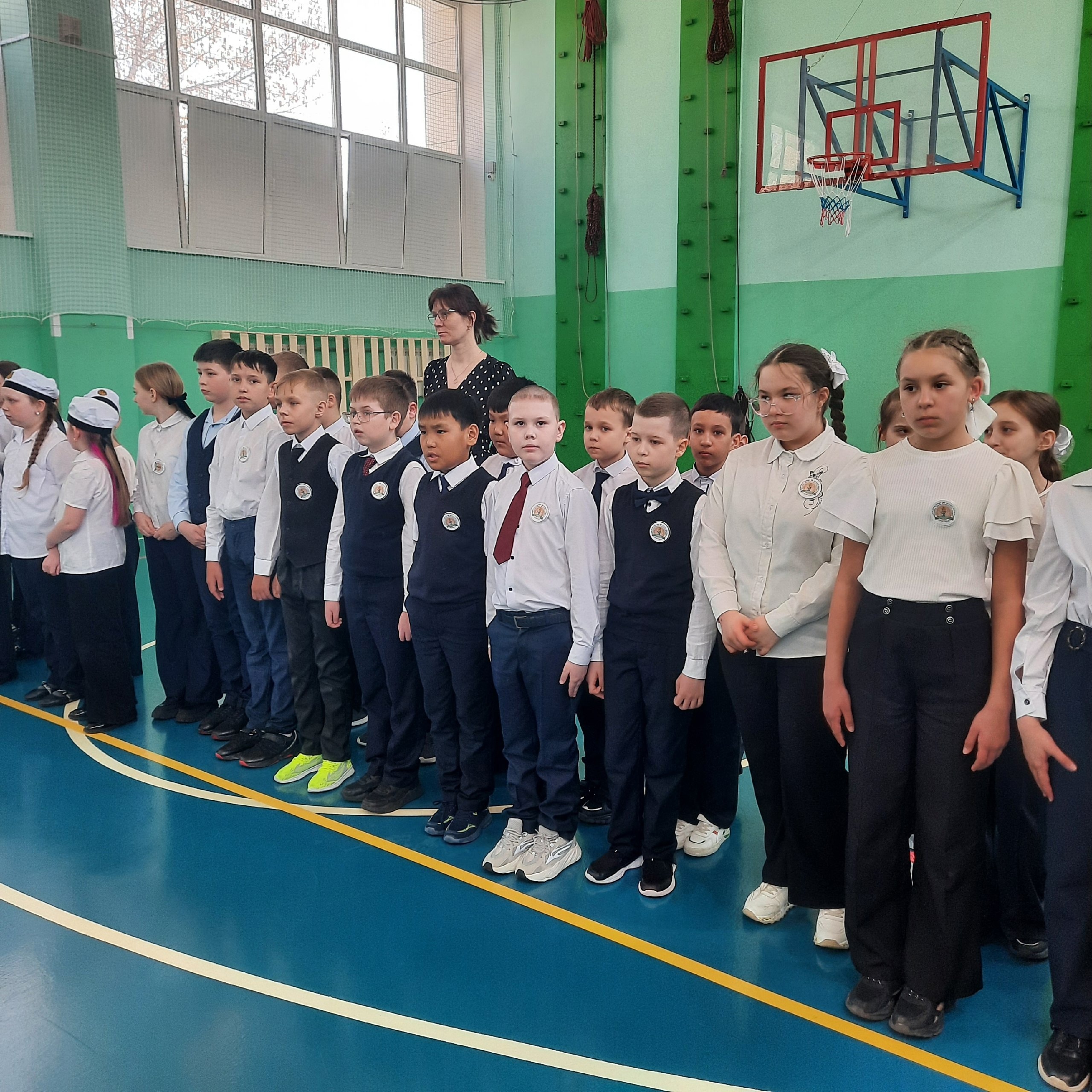 Конкурс «Смотр строя и песни».